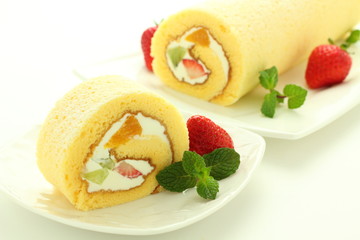 フルーツロールケーキ