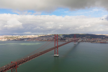 Ponte de 25 Abril: Hängebrücke in Lissabon