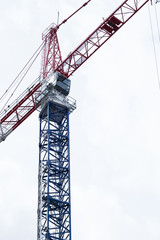 grue chantier construction construire travaux industrie silhouette conducteur immeuble ville urbanisation urbaniste am&eacute;nagement logement