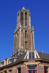 Fototapeta na wymiar Altstadt von UTRECHT mit Utrechter Dom im Hintergrund