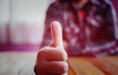 Hand symbol to superlative, Very good symbol