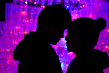カップルのシルエット