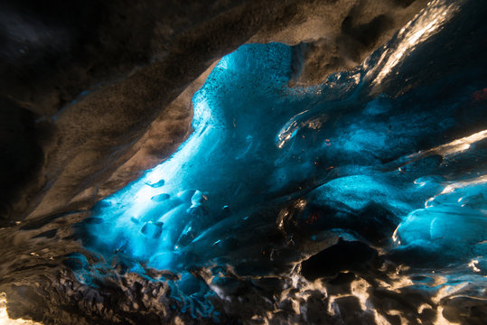 An amazing glacial ice cave in Iceland - March 2017