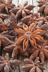 The pattern of badyan seeds on the wood