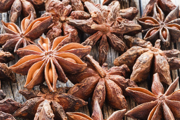 The pattern of badyan seeds on the wood