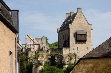 Fototapeta na wymiar de kasteelruine van Larochtte in Luxemburg