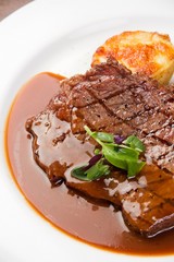 Fototapeta na wymiar beef sirloin steak