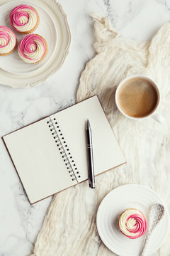 Coffee, cupcakes and journal