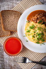 peas cooked with meat sauce