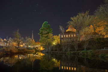 Abends in Dannenberg / Sternenhimmel &uuml;ber dem Schlo&szlig;graben in Dannenberg (Landkreis L&uuml;chow-Dannenberg, Niedersachsen). Aufgenommen am 28. Februar 2017. 