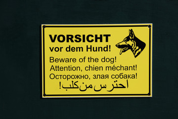 Vorsicht vor dem Hund