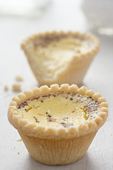 Egg custard tarts with nutmeg 