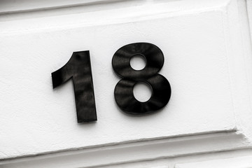 Hausnummer 18