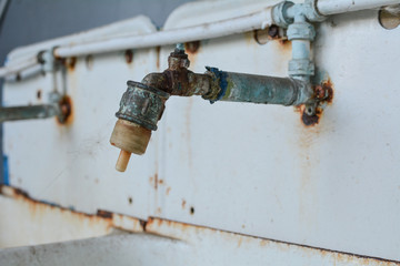 Rusty washbasin faucet