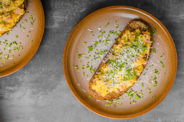 Scrambled eggs with cheese