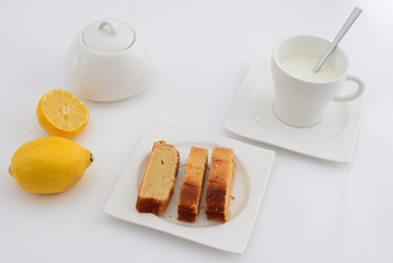 Desayuno con bizcocho