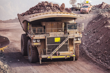 Mining Activity, mining dump truck © Luis Sandoval M.