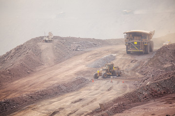 Mining Activity, mining dump truck © Luis Sandoval M.