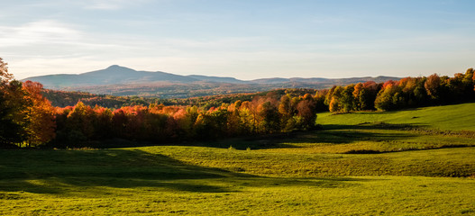 Obraz premium Colorful mountains at fall