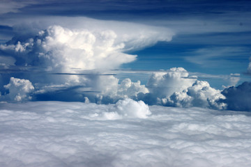 Arriba de las nubes