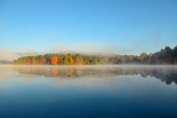 Fototapeta na wymiar Lake Autumn Foliage fog