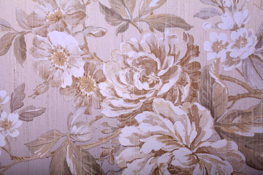 Fototapeta Vintage shabby chic wallpaper with floral victorian pattern