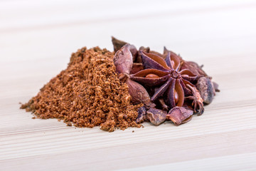 raw and crushed anise
