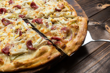 pizza with chicken