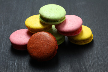 l sweet French macaroons