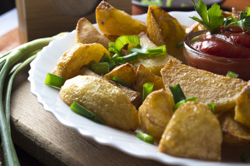 Fried potato slices