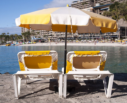 AMACAS SOMBRILLA AMARILLA