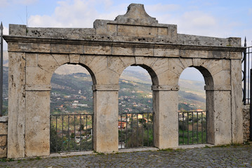 Fototapeta na wymiar Archi presso la Cattedrale di Santa Maria - Anagni - Frosinone - Lazio - Italia
