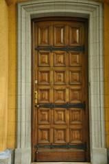 Colonial door, mendoza