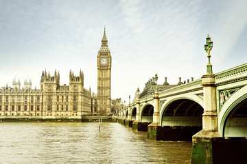 Fototapeta na wymiar View of the Houses of Parliament and Westminster Bridge in London.