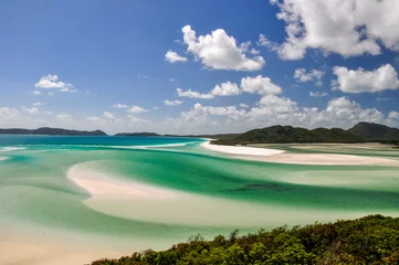 Cercles muraux Whitehaven Beach, île de Whitsundays, Australie Whitehaven Beach on Whitsunday Island, Great Barrier Reef, Queensland, Australia. Popular tourist destination is known for its pure white sands. Accessible from Airlie Beach near Hamiltion Island.