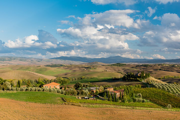 Fototapeta na wymiar panorama of Siena in the Val d'Orcia and the Chianti hills