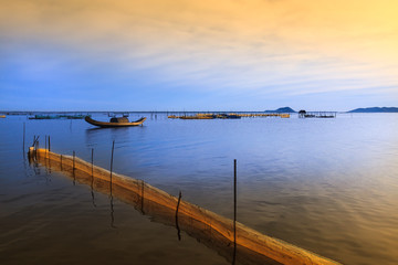 Fototapeta na wymiar Morning on Cau Hai lagoon (Thua Thien Hue, Vietnam)