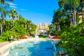 Plaza de día en Montecarlo Mónaco