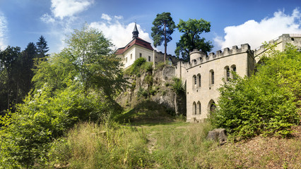 Fototapeta na wymiar Valdstejn (Wallenstein) Castle in the Bohemia Paradise, Czech republic 