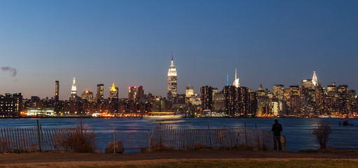 Fototapeta na wymiar View of New York city skyline at twilight from Williamsburg in Brooklyn.