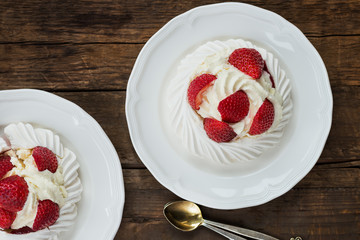 Mini Pavlova Meringue Cake with Fresh Strawberries