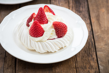 Mini Pavlova Meringue Cake with Fresh Strawberries