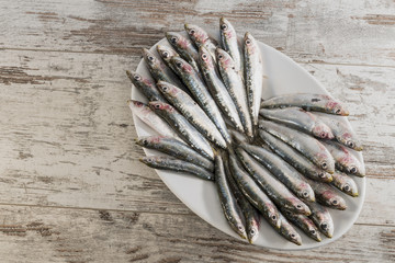 sarde piatto ovale dall'alto