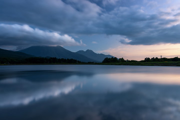 霊仙寺湖の朝