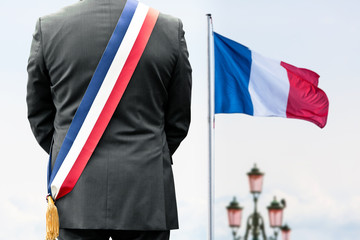 maire mairie france drapeau bleu blanc rouge paris président diriger administration voter élire...
