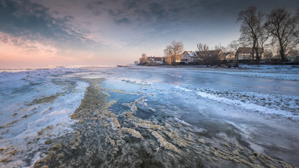 Gefrorene Eisfläche am Bodensee