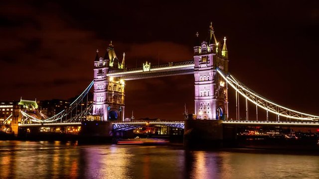 4K Timelapse Zoom Tower Bridge by Night 