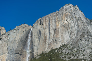 Fototapeta na wymiar Yosemite Falls in Yosemite National Park California USA