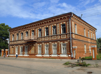 Старинное здание в городе Вышний Волочёк. Тверская область