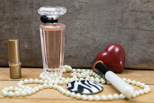 PERFUME COLAR DE PEROLAS MAQUIAGEM ARTIGOS FEMININOS 